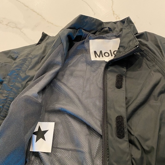 Molo black lightweight windbreaker/rain jacket - Picture 6 of 6